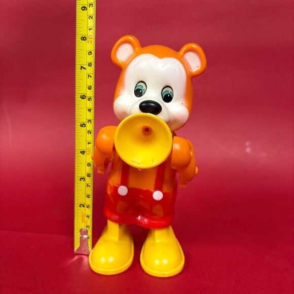 Vintage 1980 Wind-Up 8” Bear Sideways Walking Tail Wagging Toy Plastic Factory - Picture 7 of 8